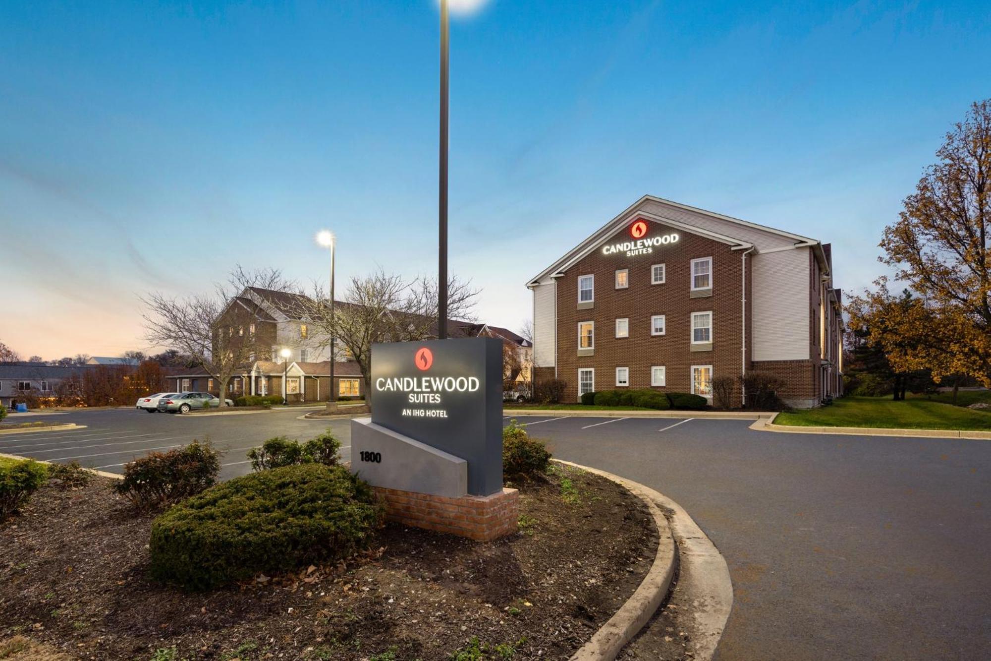 Candlewood Suites St Louis St Charles, An Ihg Hotel Saint Charles Exterior photo